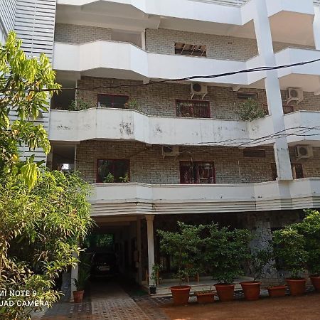 Hotel Heaven Gardens Kochi Exterior foto