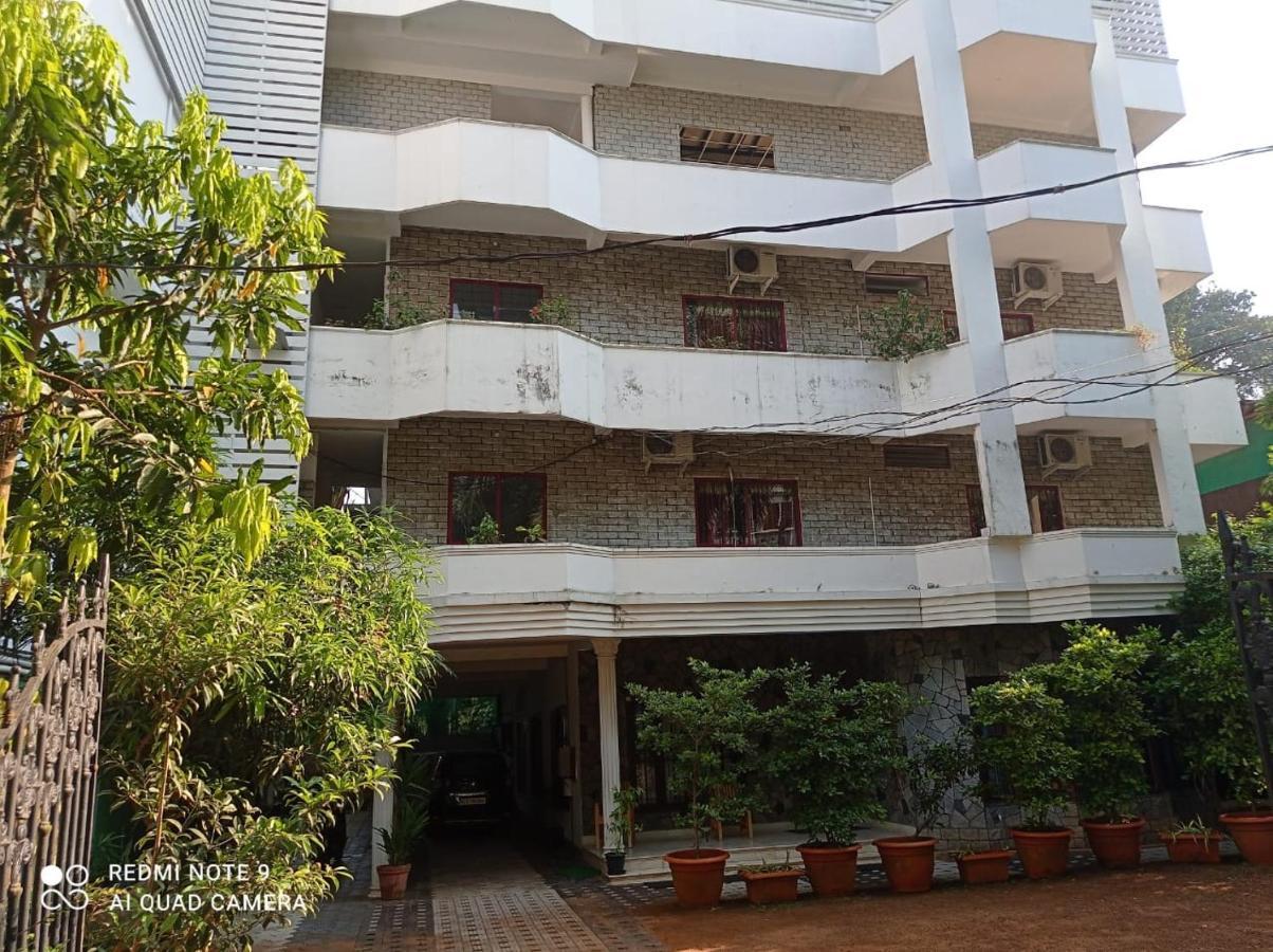 Hotel Heaven Gardens Kochi Exterior foto