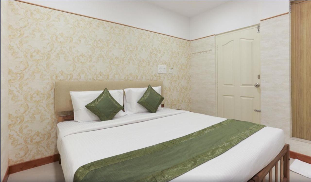 Hotel Heaven Gardens Kochi Exterior foto